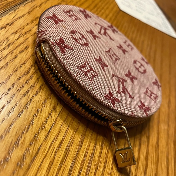 Louis Vuitton Monogram Cherry Mini Lin Coin Pouch - Picture 4 of 9